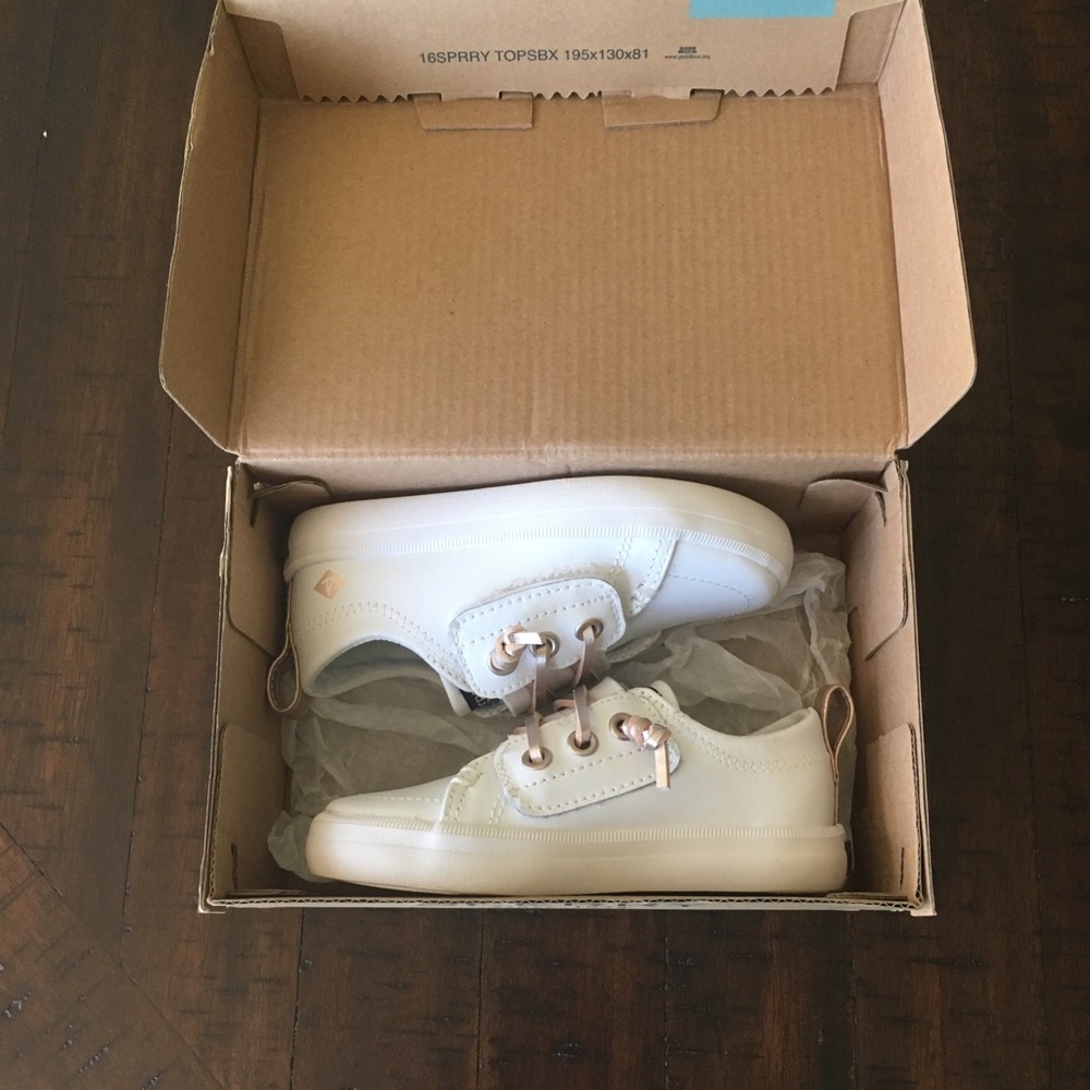 Toddler size 7 Sperry shoes